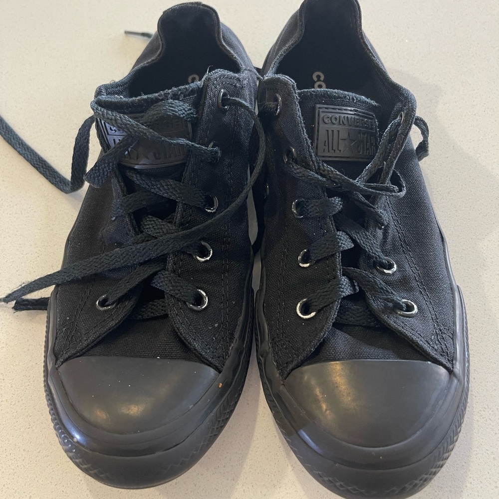 Converse Allstar all black shoes
